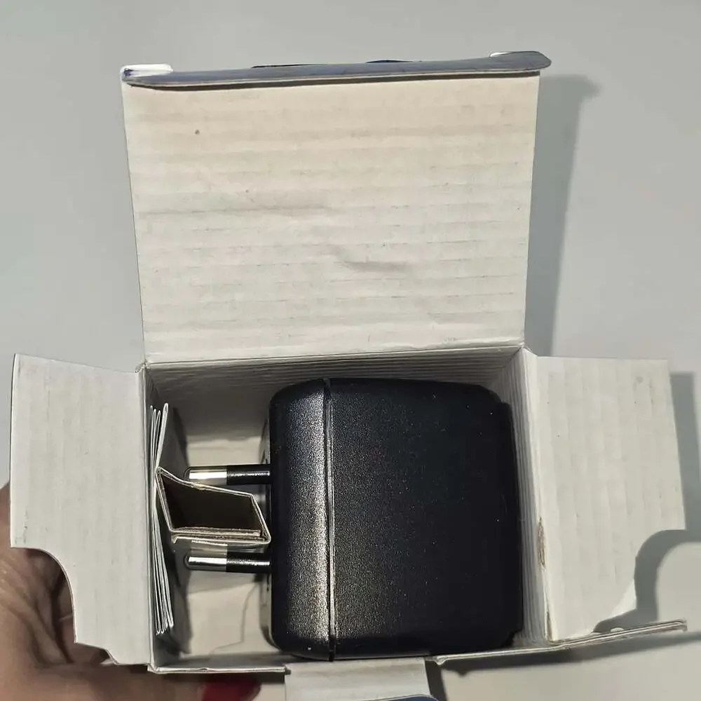 Unbranded voltage valet